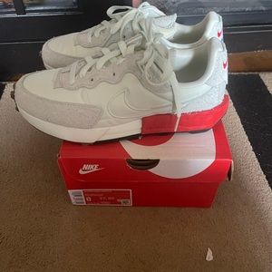 Nike W Fontanka Waffle size 8